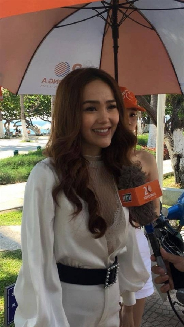 Ảnh thực tế và sau khi chỉnh sửa khác đến ngỡ ngàng của sao Việt ảnh 14 Ảnh thực tế và sau khi chỉnh sửa đến ngỡ ngàng của Sao Việt