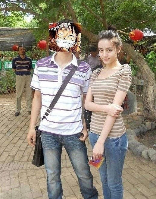 Lộ ảnh quá khứ, ‘Mỹ nữ Tân Cương’ Địch Lệ Nhiệt Ba khiến nhiều người bất ngờ trước nhan sắc thật - Ảnh 4 Lộ ảnh quá khứ, ‘Mỹ nữ Tân Cương’ Địch Lệ Nhiệt Ba khiến nhiều người bất ngờ trước nhan sắc thật - Ảnh 4