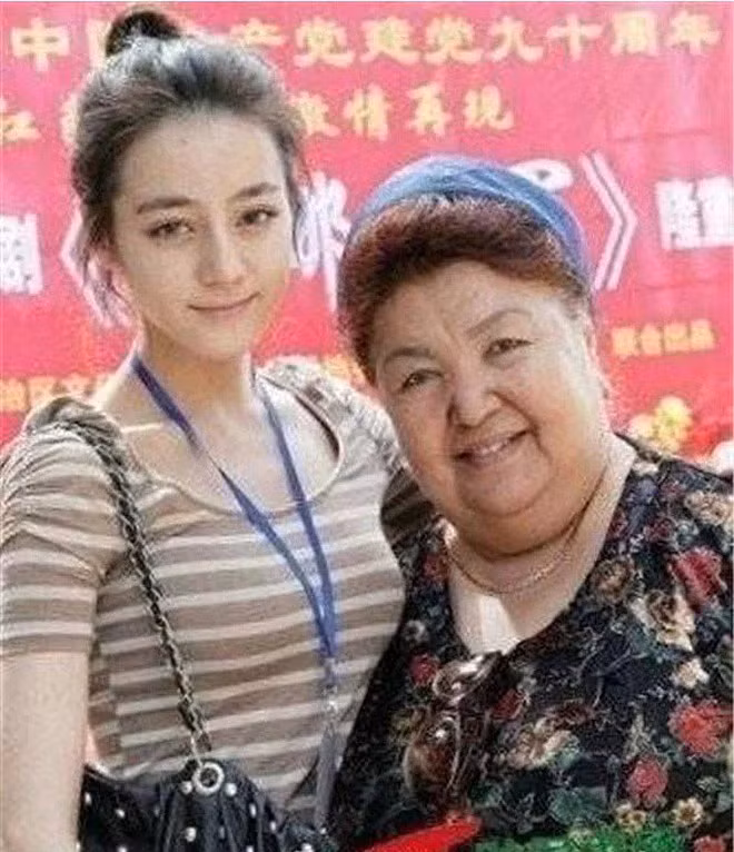 Lộ ảnh quá khứ, ‘Mỹ nữ Tân Cương’ Địch Lệ Nhiệt Ba khiến nhiều người bất ngờ trước nhan sắc thật - Ảnh 5