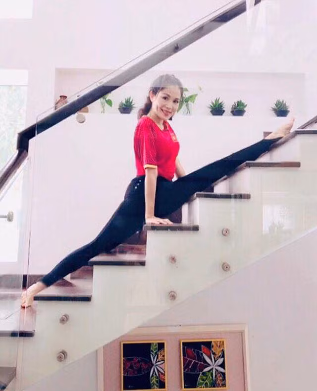 Chân dung người vợ xinh đẹp, tài giỏi đứng sau thành công của “MC quốc dân” Quyền Linh ảnh 7 Chân dung người vợ xinh đẹp, tài giỏi đứng sau thành công của “MC quốc dân” Quyền Linh ảnh 7