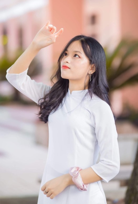 Việt Hà, cô nữ sinh ước mơ trở thành một doanh nhân tài ba.