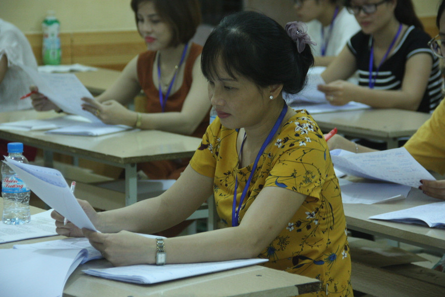 Giám khảo chấm thi kỳ thi THPT quốc gia 2018. Ảnh: Nguyễn Nhung Giám khảo chấm thi kỳ thi THPT quốc gia 2018. Ảnh: Nguyễn Nhung