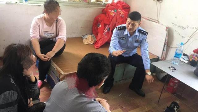 Đi xa nửa năm nghe tin vợ có thai, chồng tức tốc về nhà để rồi phát hiện sốc