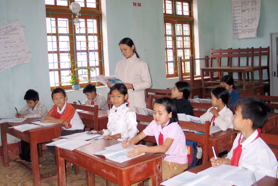 Trong giờ học tại Trường Tiểu học Hiền Lương (Đà Bắc, Hòa Bình). Ảnh: Hữu Cường