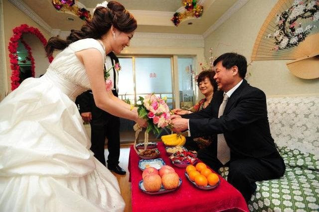 Đứng ngoài cửa nghe được cuộc trò chuyện của mẹ chồng và chị chồng, tôi rụng rời tay chân khi không ngờ số vàng cưới của mình không cánh mà bay - Ảnh 1. Đứng ngoài cửa nghe được cuộc trò chuyện của mẹ chồng và chị chồng, tôi rụng rời tay chân khi không ngờ số vàng cưới của mình không cánh mà bay - Ảnh 1.