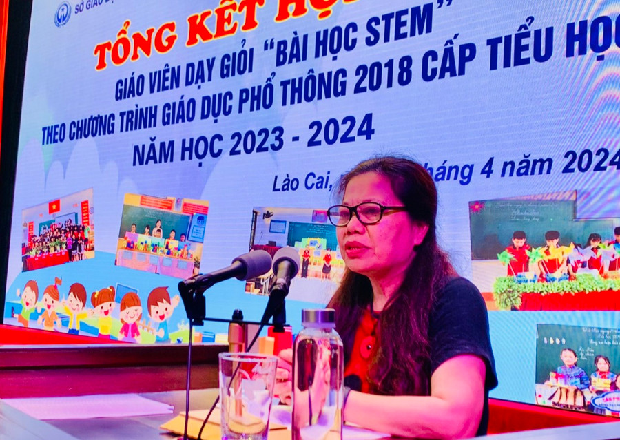 Bà Lê Thị Thanh Mai, Quản lý Chương trình Tổ chức cứu trợ trẻ em quốc tế tại Việt Nam phát biểu tại lễ tổng kết.