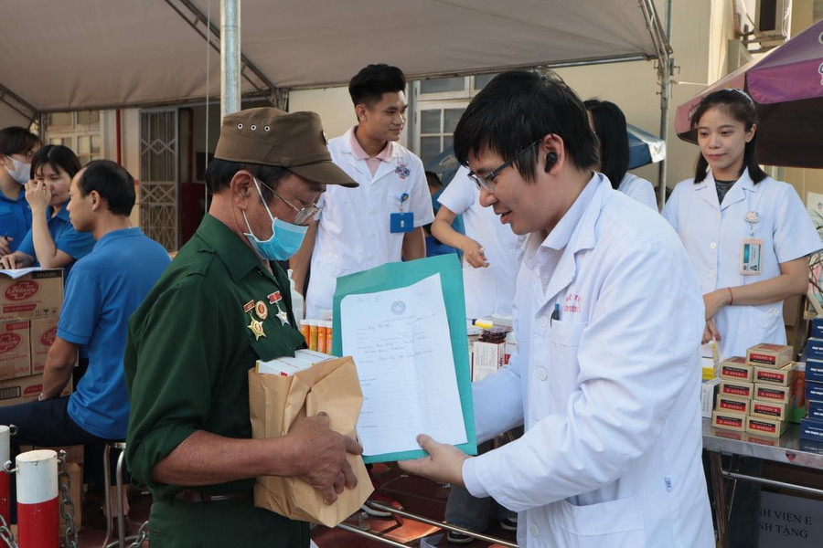 Chương trình nhằm tri ân nhân dân, chiến sĩ Điện Biên nhân dịp 70 năm chiến thắng Điện Biên Phủ. Chương trình nhằm tri ân nhân dân, chiến sĩ Điện Biên nhân dịp 70 năm chiến thắng Điện Biên Phủ.