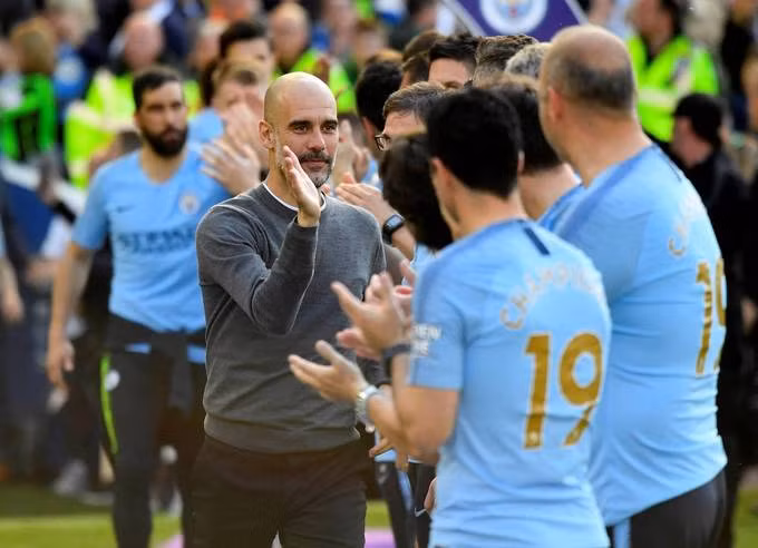 Man City nâng Cup vô địch Anh lần thứ tư trong bảy năm