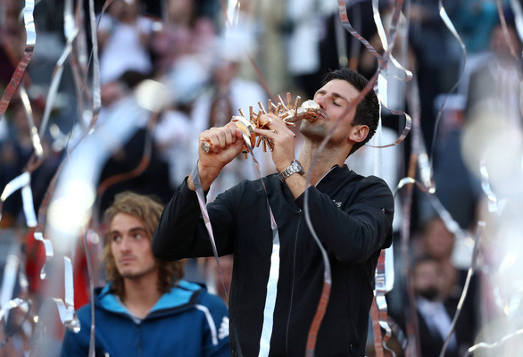 Hạ Tsitsipas sau 92 phút, Djokovic đoạt danh hiệu ATP thứ 74