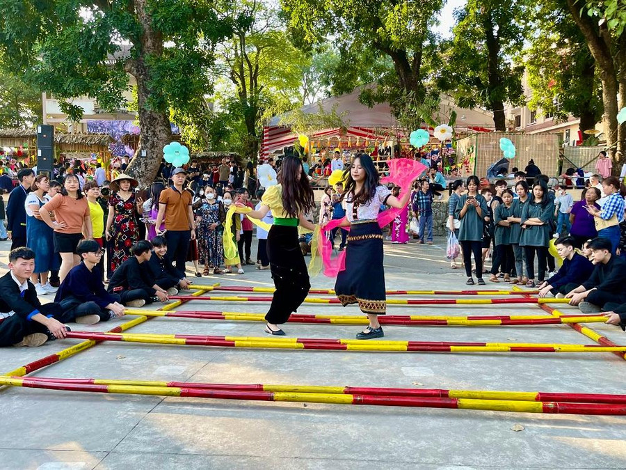 Đa dạng hoạt động văn hóa, văn nghệ. Đa dạng hoạt động văn hóa, văn nghệ.