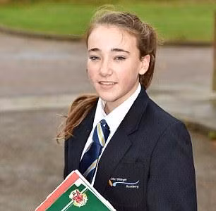 Kỳ lạ nữ sinh bị bệnh dị ứng... trường học