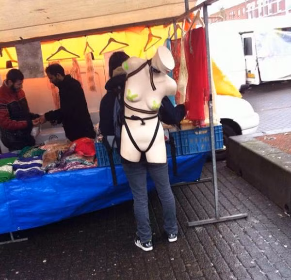 ‘Chết cười’ với những người nước ngoài hài hước ảnh 5