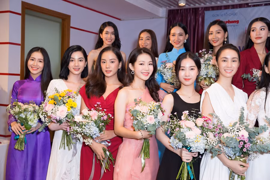 Lộ diện những thí sinh đầu tiên lọt vào Bán kết Hoa Hậu Việt Nam 2020 ảnh 1