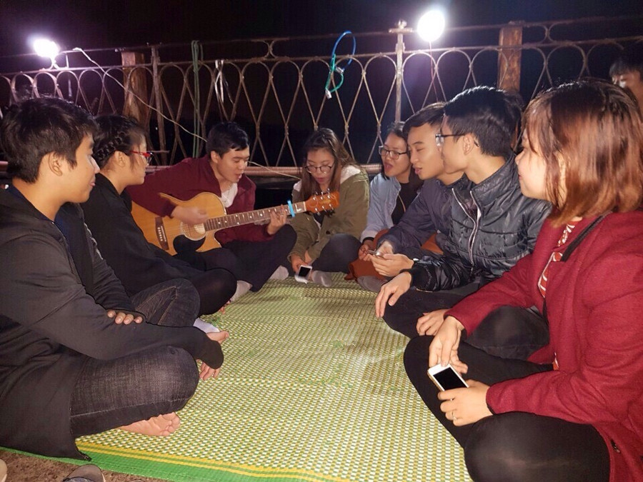 Theo chân giới trẻ “phượt” đêm