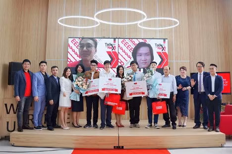 Bốn suất học bổng đến từ Swinburne Việt Nam được trao cho 4 thành viên Olympia mùa thứ 21.