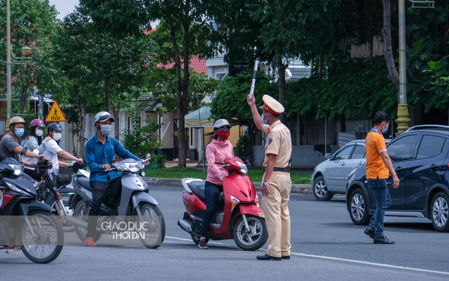 Thành phố kêu gọi toàn thể Nhân dân tiếp tục quán triệt tinh thần “Chống dịch như chống giặc”, tự giác chấp hành các yêu cầu, các biện pháp phòng, chống dịch, tích cực tham gia khai báo y tế tự nguyện, thực hiện đầy đủ các biện pháp tự bảo vệ mình và gia đình.