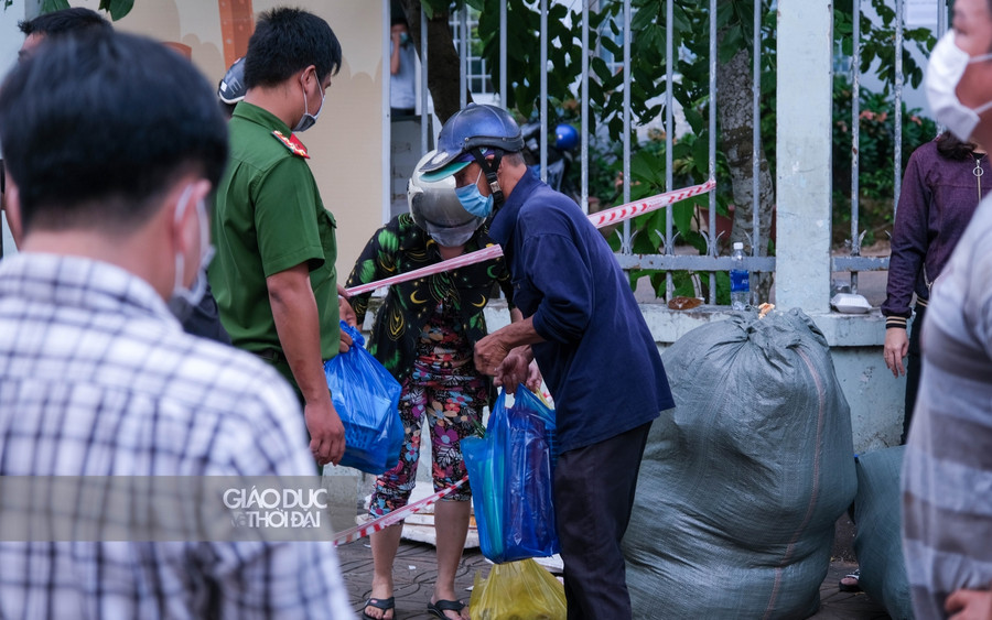 Tổng số hộ dân trong khu vực phong toả là 266 hộ với 1.900 nhân khẩu.