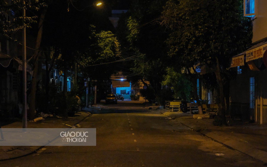 Một số tuyến đường vắng lặng lạ thường.