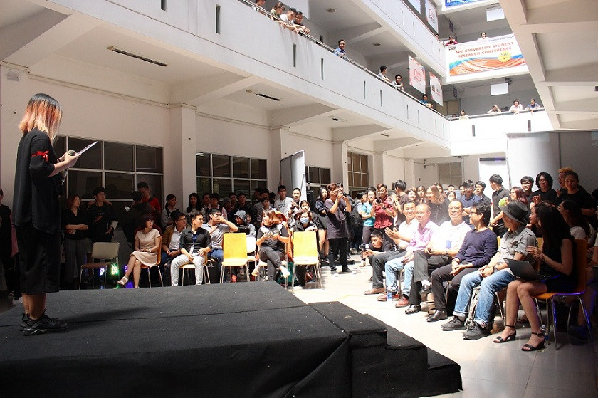 Toàn cảnh không gian triển lãm tại Đại học FPT Toàn cảnh không gian triển lãm tại Đại học FPT