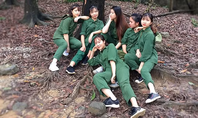 Nhan sắc nữ sinh Sư phạm biến ký túc xá thành studio “sống ảo“ ảnh 6