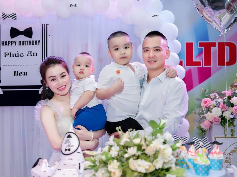 Tổ ấm hạnh phúc của bà mẹ trẻ Trần Boon