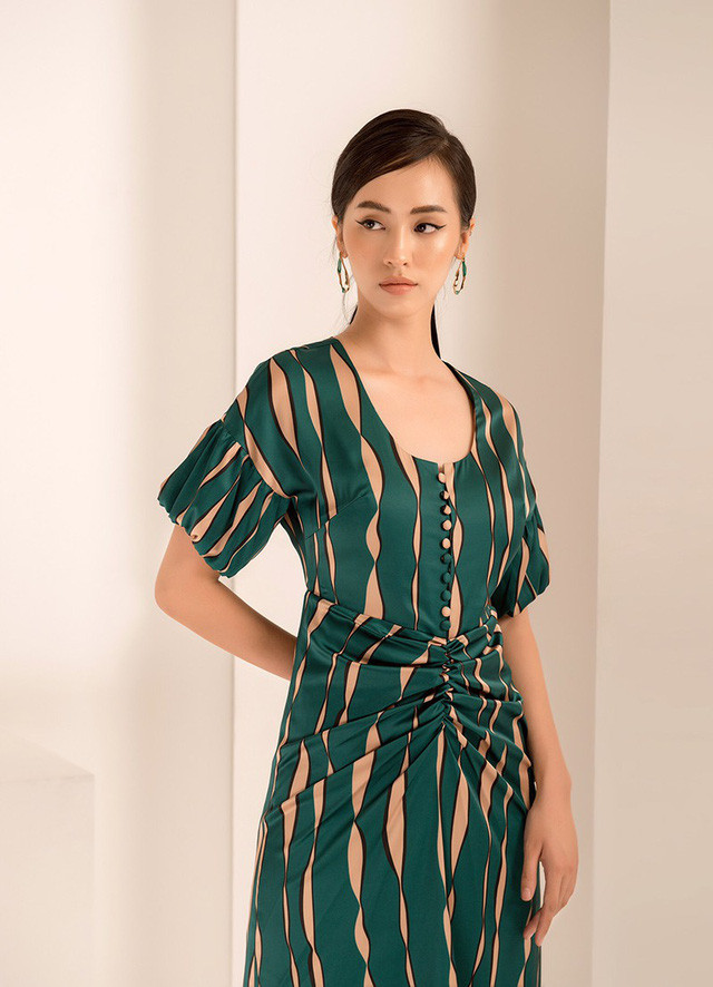Cô gái xinh đẹp “gieo thương nhớ” suốt mấy năm liền mà không biết ảnh 7 Linh cũng chia sẻ rằng cô chưa từng can thiệp thẩm mỹ vào gương mặt và thích những đường nét tự nhiên của mình. Bí quyết giữ gìn nhan sắc của cô chỉ đơn giản là sống vui vẻ, hạnh phúc. Cô cho rằng người sống vui vẻ thì tự khắc sẽ trẻ trung, xinh đẹp.