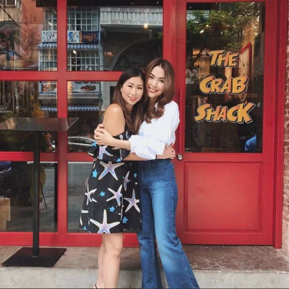 Hà Tăng có mối quan hệ rất tốt với chị chồng.