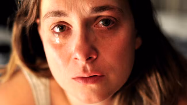 Đây chính là lý do vì sao mỗi lần khóc xong đôi mắt bạn lại sưng húp như bị ai đánh - Ảnh 3.