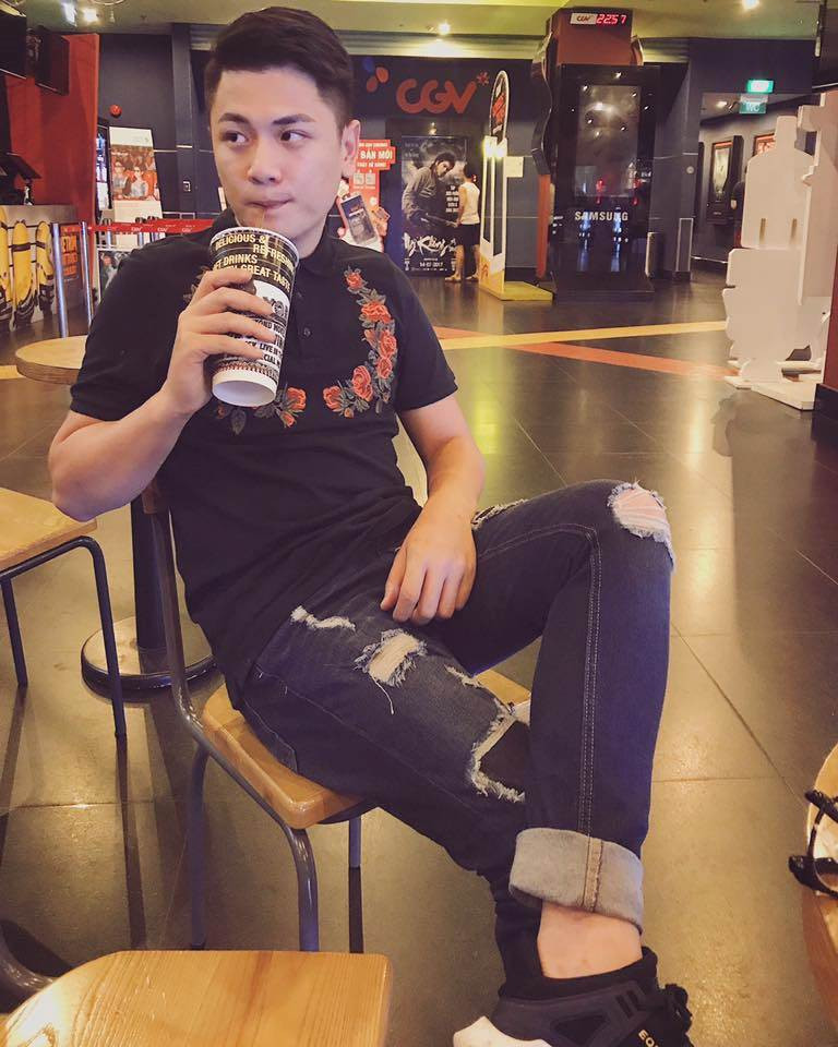 Chân dung chàng tiếp viên hàng không điển trai khiến hội chị em "mê mẩn" ảnh 9 Chân dung chàng tiếp viên hàng không điển trai khiến hội chị em "mê mẩn" ảnh 9