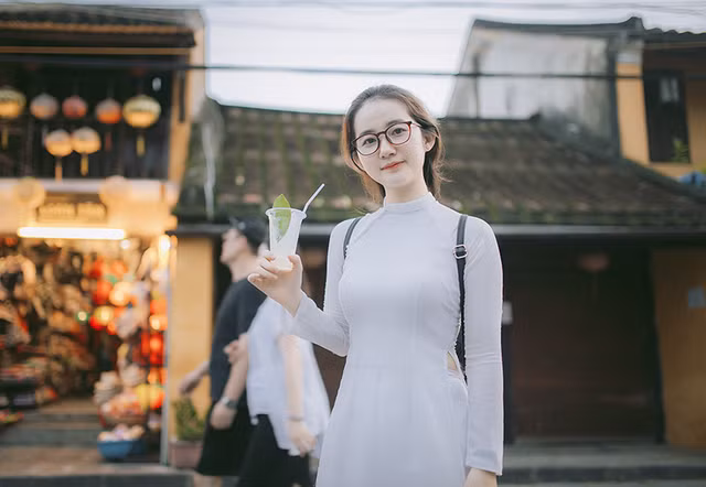 Cô gái 25 tuổi mặt mộc xinh xắn và trẻ trung như nữ sinh cấp 3 ảnh 8