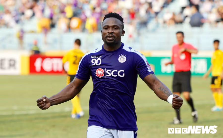 Oseni mở tỷ số trận đấu