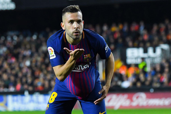 Hậu vệ Jordi Alba: Cánh trái của Barca sẽ đáng sợ với sự xuất hiện của Alba và Antoine Griezmann vào mùa giải tới. Sieu doi hinh Barca mua toi voi 3 ngoi sao tri gia hon 270 trieu euro hinh anh 5