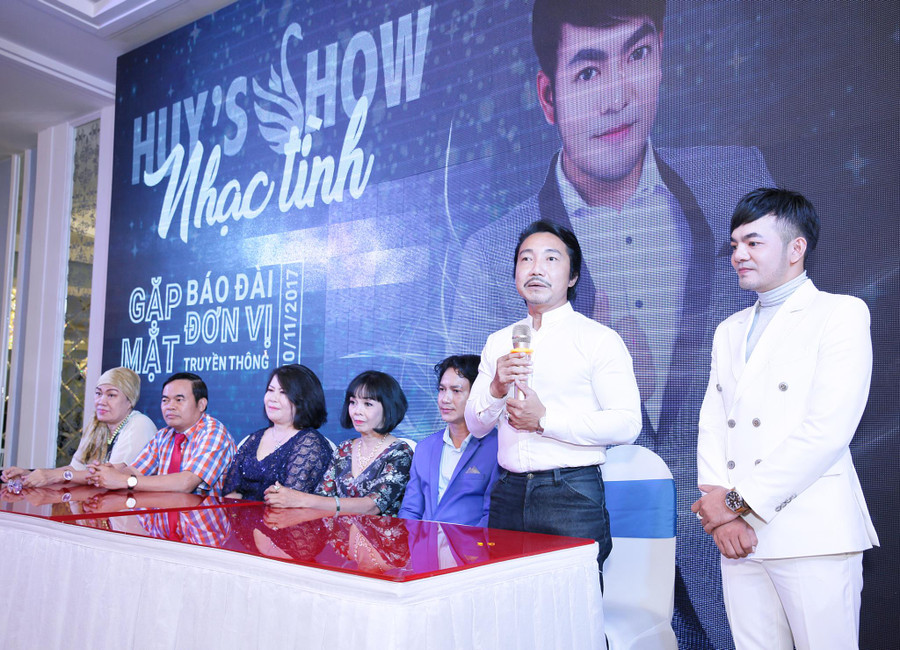 Công bố live show đầu tiên của thầy giáo