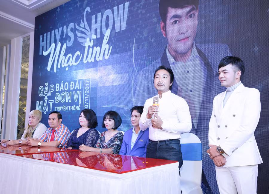 Công bố live show đầu tiên của thầy giáo