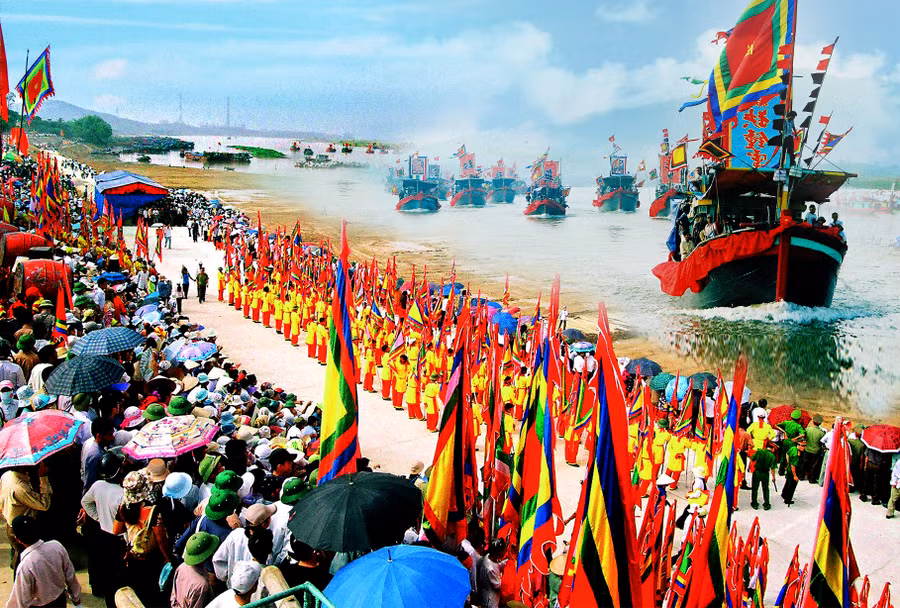 Đặc sắc lễ hội Cá Ông
