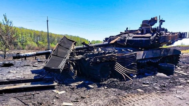 Vài chục xe tăng T-90 Nga đã bị bắn cháy trên chiến trường Ukraine Vài chục xe tăng T-90 Nga đã bị bắn cháy trên chiến trường Ukraine
