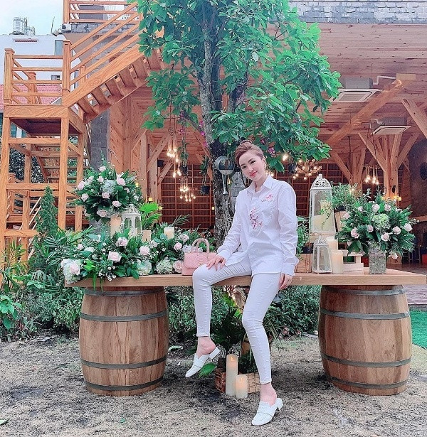 Chi Pu ghi điểm tuyệt đối với set đồ cực đơn giản ảnh 8 strete style sao việt