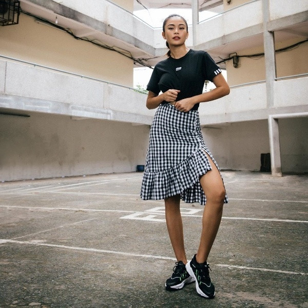 Chi Pu ghi điểm tuyệt đối với set đồ cực đơn giản ảnh 10 strete style sao việt