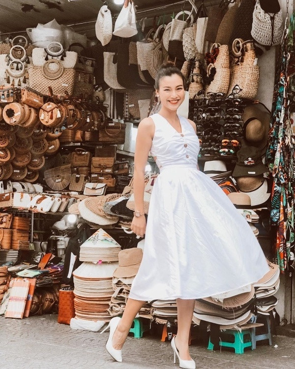 Chi Pu ghi điểm tuyệt đối với set đồ cực đơn giản ảnh 14 strete style sao việt