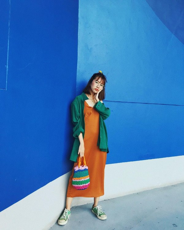 Đi chơi dịp lễ, chị em nên diện các gam màu chuẩn sành điệu này ảnh 5 may khi co dip mac dep, chi em di choi le nho dien cac gam mau nhin la thich nay - 5