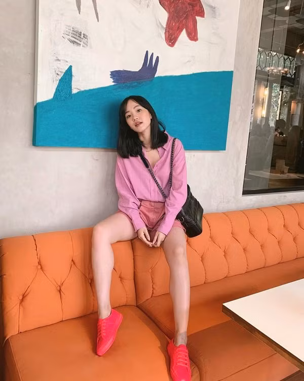 may khi co dip mac dep, chi em di choi le nho dien cac gam mau nhin la thich nay - 15