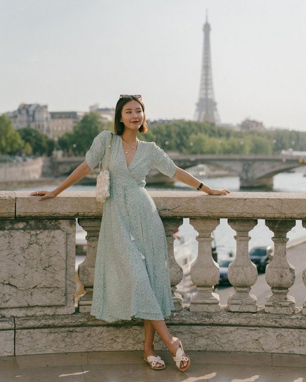 Đi chơi dịp lễ, chị em nên diện các gam màu chuẩn sành điệu này ảnh 9 may khi co dip mac dep, chi em di choi le nho dien cac gam mau nhin la thich nay - 9