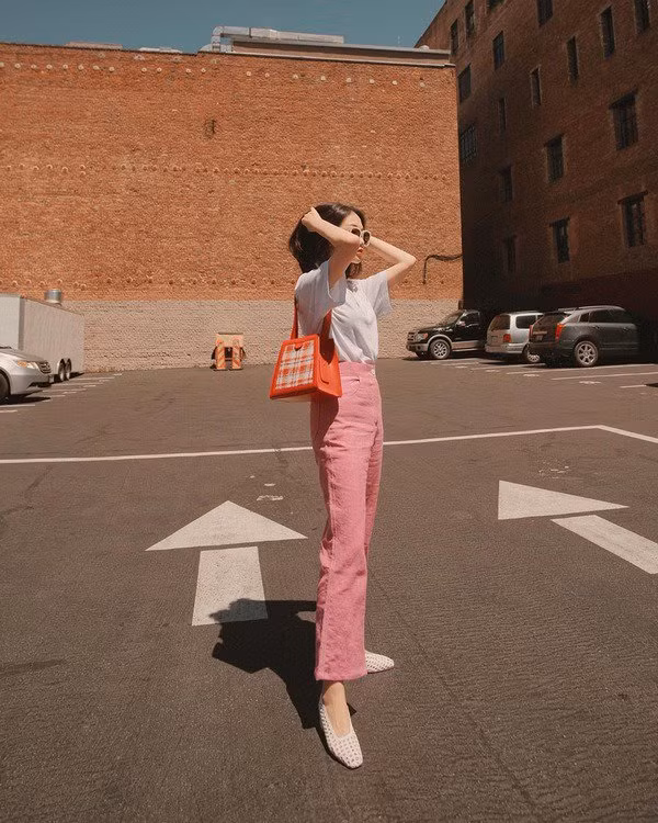 may khi co dip mac dep, chi em di choi le nho dien cac gam mau nhin la thich nay - 17