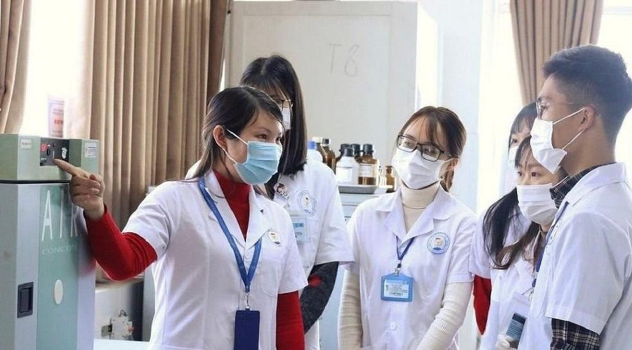 Đẩy mạnh các hoạt động nghiên cứu khoa học. Đẩy mạnh các hoạt động nghiên cứu khoa học.