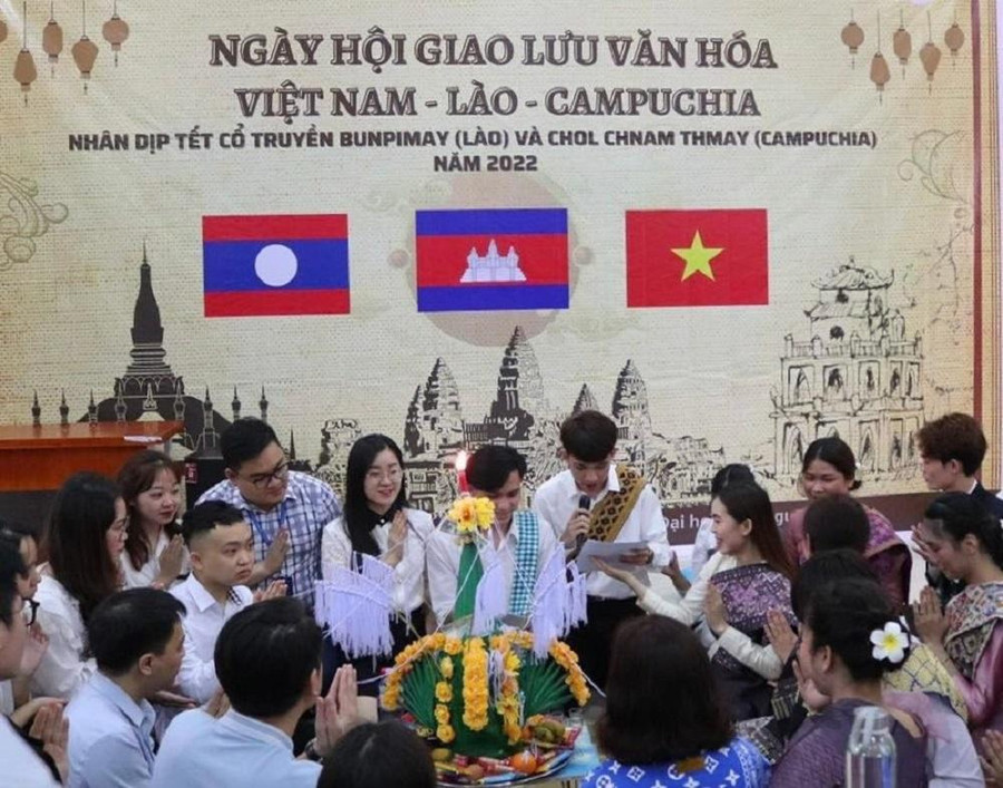 Mở rộng đối tượng tuyển sinh ở các nước trong khu vực và quốc tế. Mở rộng đối tượng tuyển sinh ở các nước trong khu vực và quốc tế.