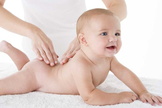 Massage giúp bé ăn ngon, chóng lớn, sức khỏe tốt