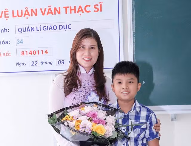 Cô hiệu phó mở lớp dạy kỹ năng sống miễn phí cho học sinh - 12