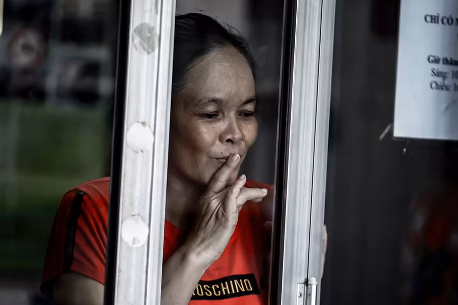 Cô giáo một thập kỷ ở lớp học trò qua đời, cô vẫn phải mỉm cười - 6