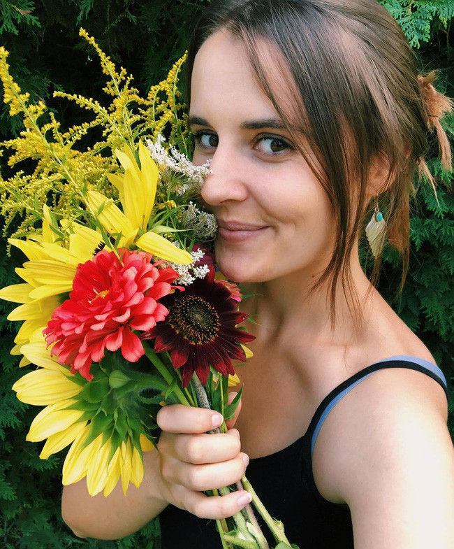 Ngắm khu vườn đẹp như tranh vẽ của cô gái hai mươi có niềm đam mê trồng trọt - Ảnh 4. Ngắm khu vườn đẹp như tranh vẽ của cô gái hai mươi có niềm đam mê trồng trọt - Ảnh 4.