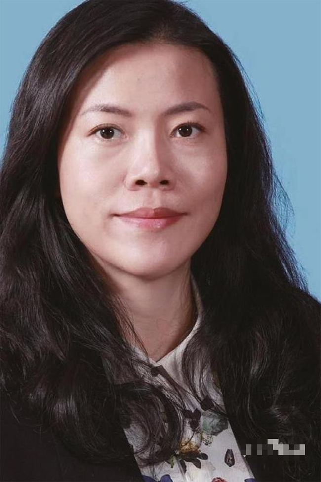 Chuyện tình của người phụ nữ giàu nhất Trung Quốc và người chồng "môn đăng hộ đối": Bên ngoài là tỷ phú tiếng tăm, trong nhà là vợ hiền - Ảnh 1. Chuyện tình của người phụ nữ giàu nhất Trung Quốc và người chồng "môn đăng hộ đối": Bên ngoài là tỷ phú tiếng tăm, trong nhà là vợ hiền - Ảnh 1.